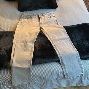 Grey Levi’s Jean